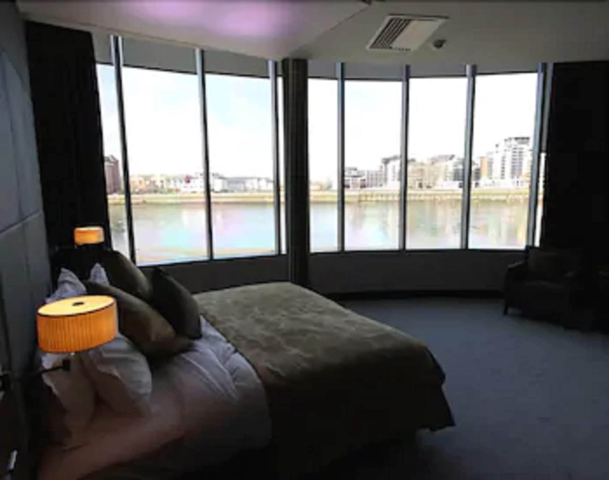 Rafayel & 5* London