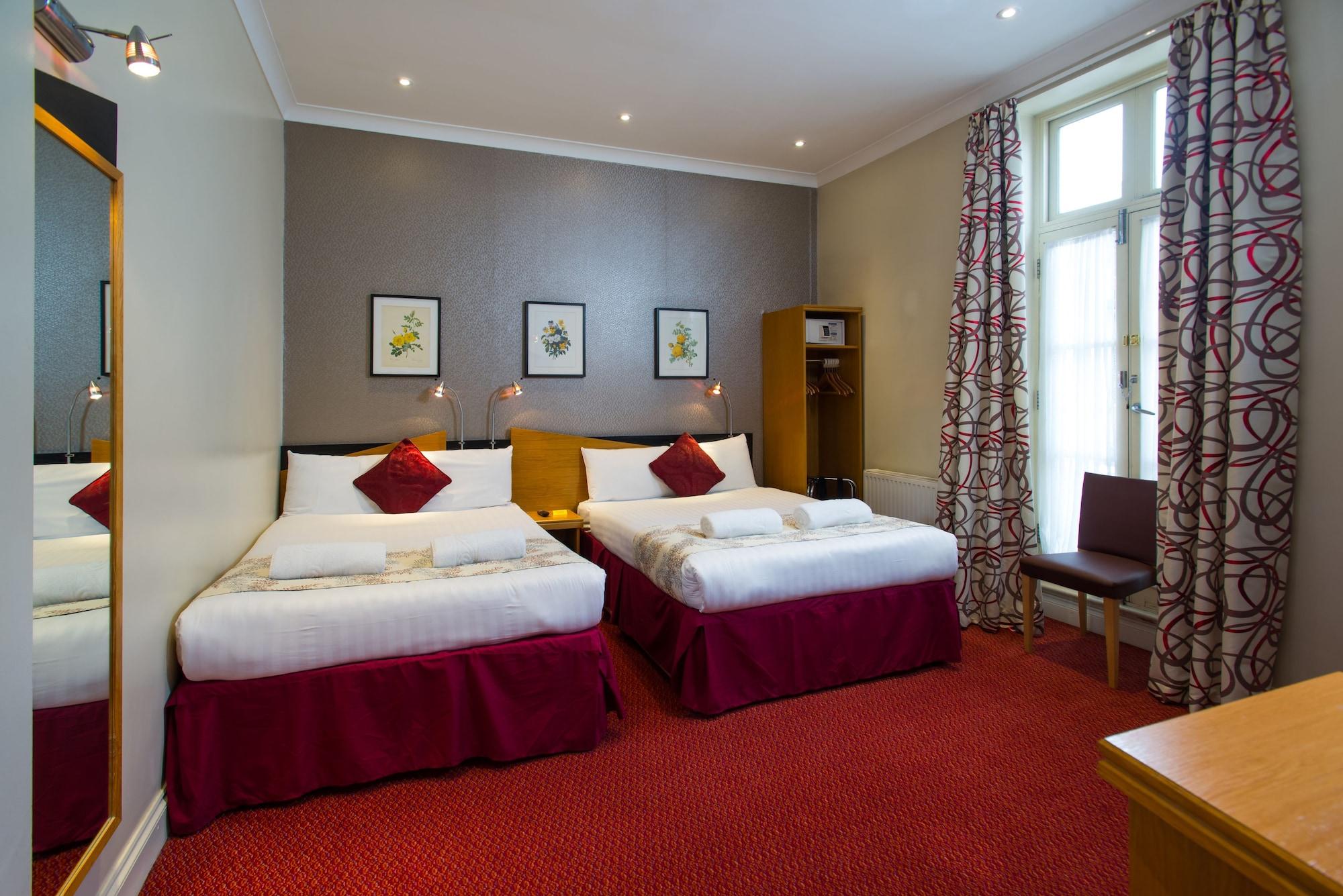 Western Buckingham Palace Rd 3* London