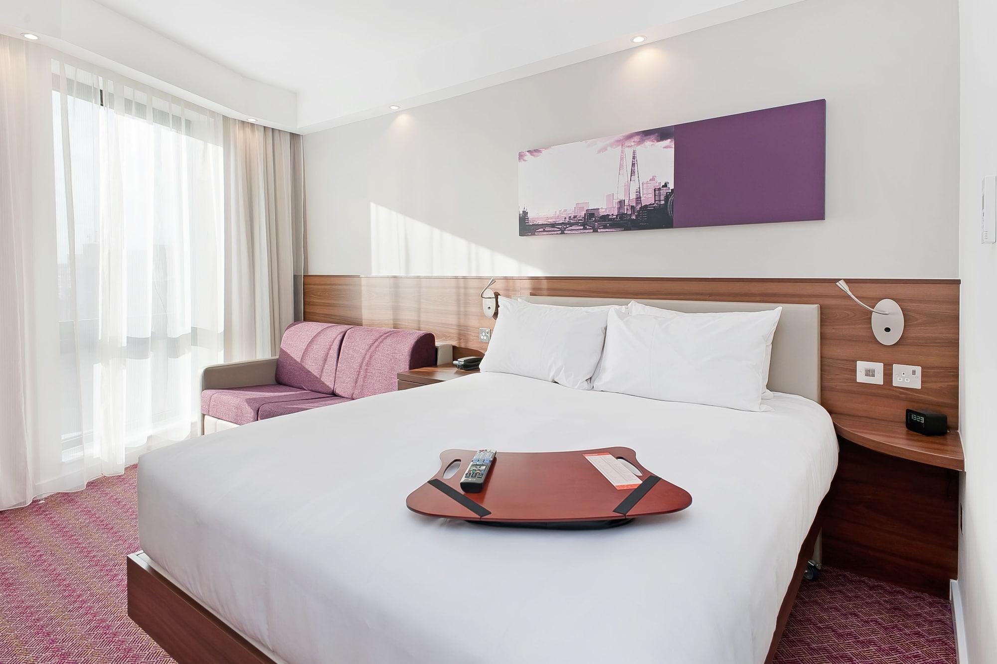 Hotel Hampton By Hilton Waterloo 3*