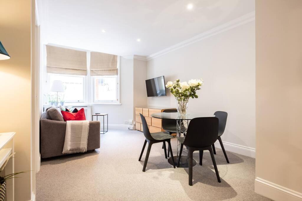 Spacious One Bedroom Flat By South Kensington 3 Month Minimum Hébergement de vacances *