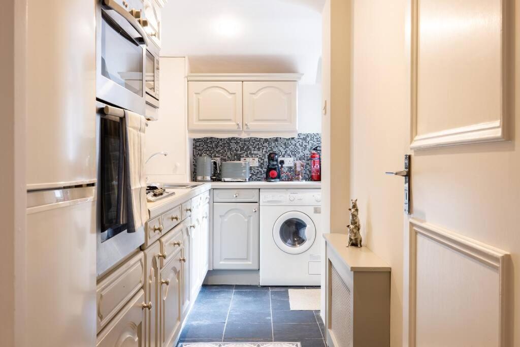Hébergement de vacances Spacious One Bedroom Flat By South Kensington 3 Month Minimum Londres