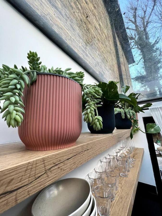 Design Led 1 Bed In Cosmopolitan Queens Park Apartamento