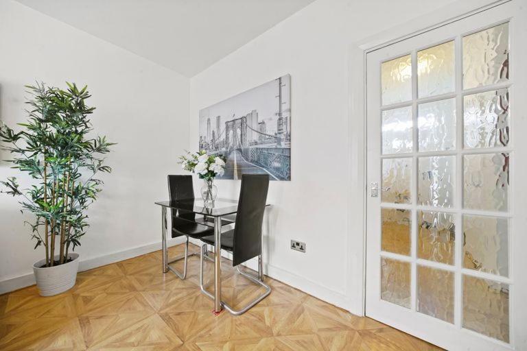 Trinity Large 3 Bed By Tower Bridge Bridge