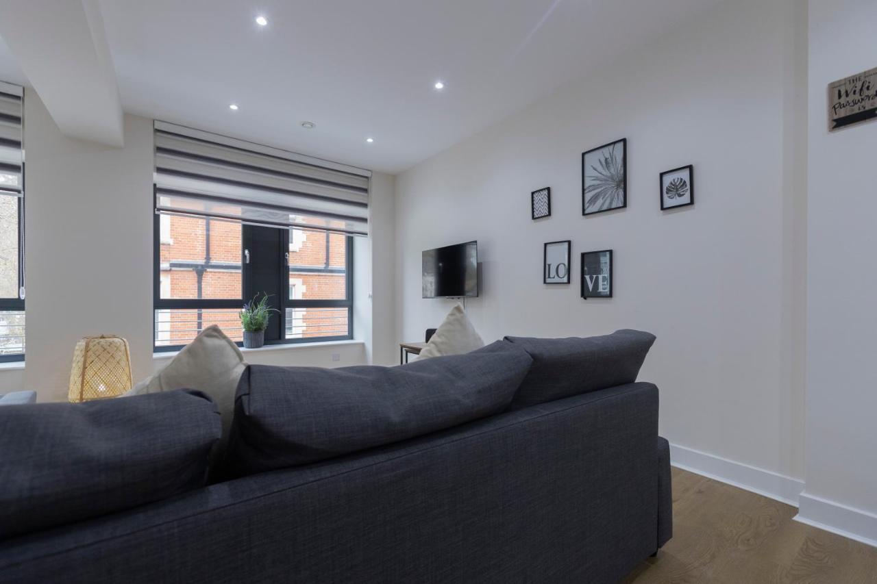 Lovely In Aldgate East 3
