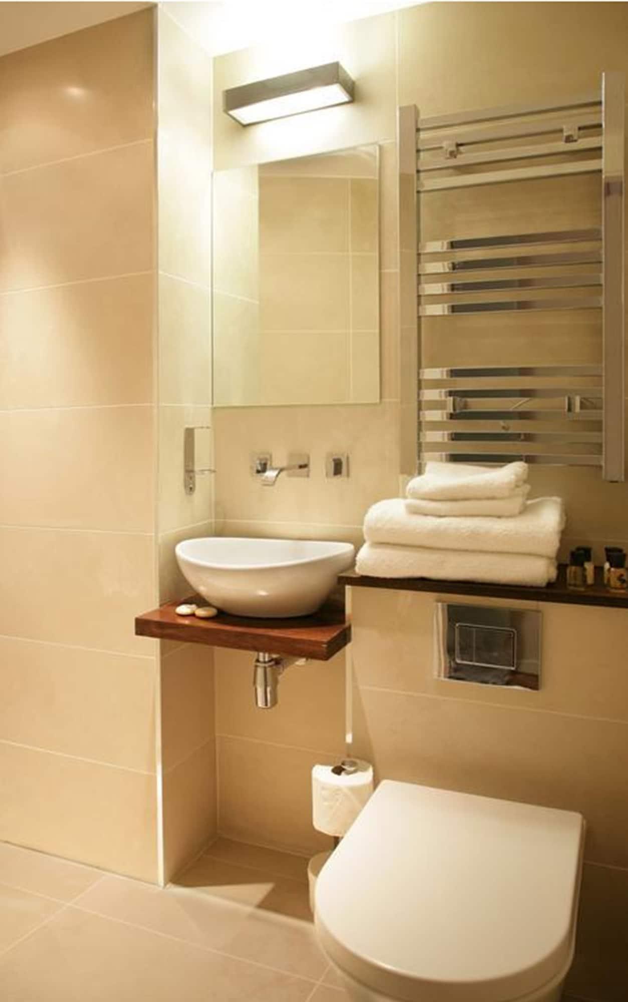 The Jade 3*