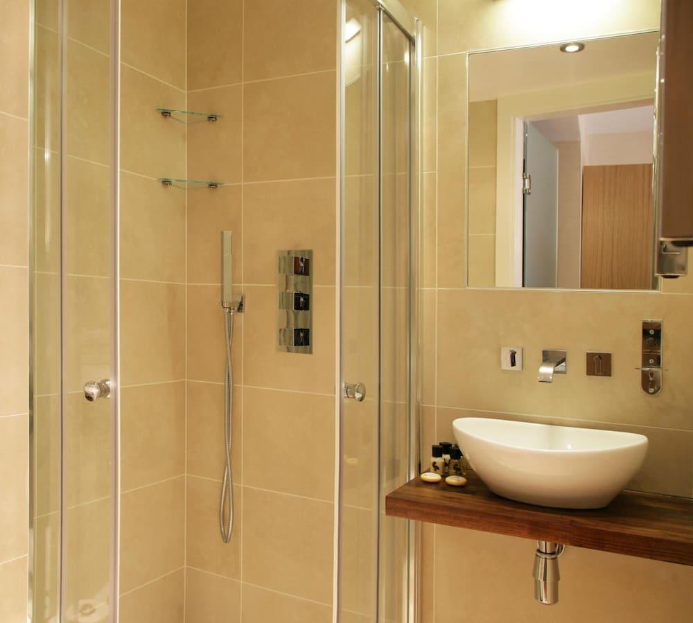The Jade 3*