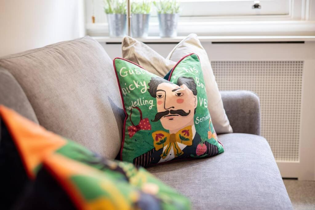 Hébergement de vacances Spacious One Bedroom Flat By South Kensington 3 Month Minimum Londres
