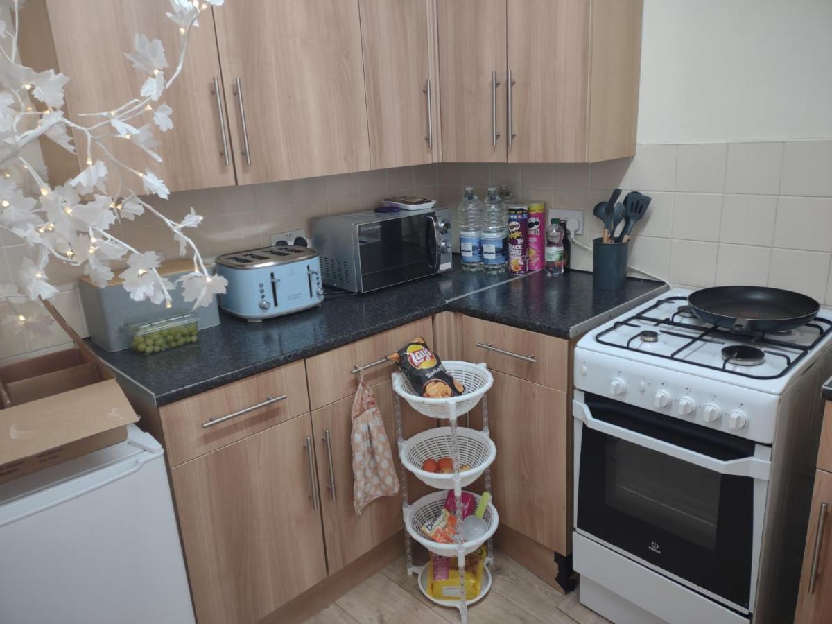 Gasthuis Quiet And Peaceful Double Bedroom In A Nice House With A Very Large Patio *