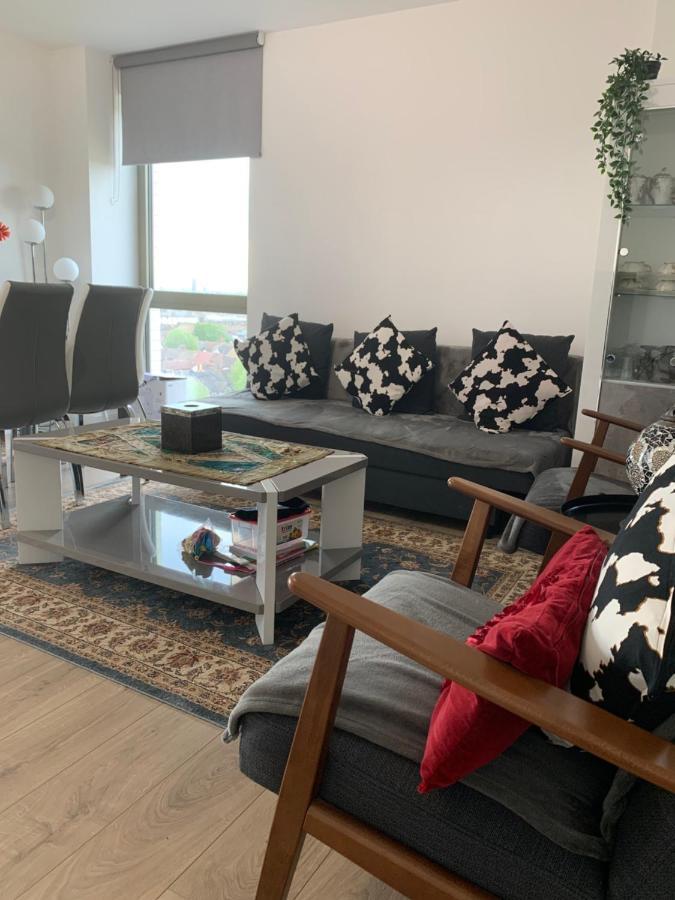 Apartamento Beautiful 2-Bed Apartment In London