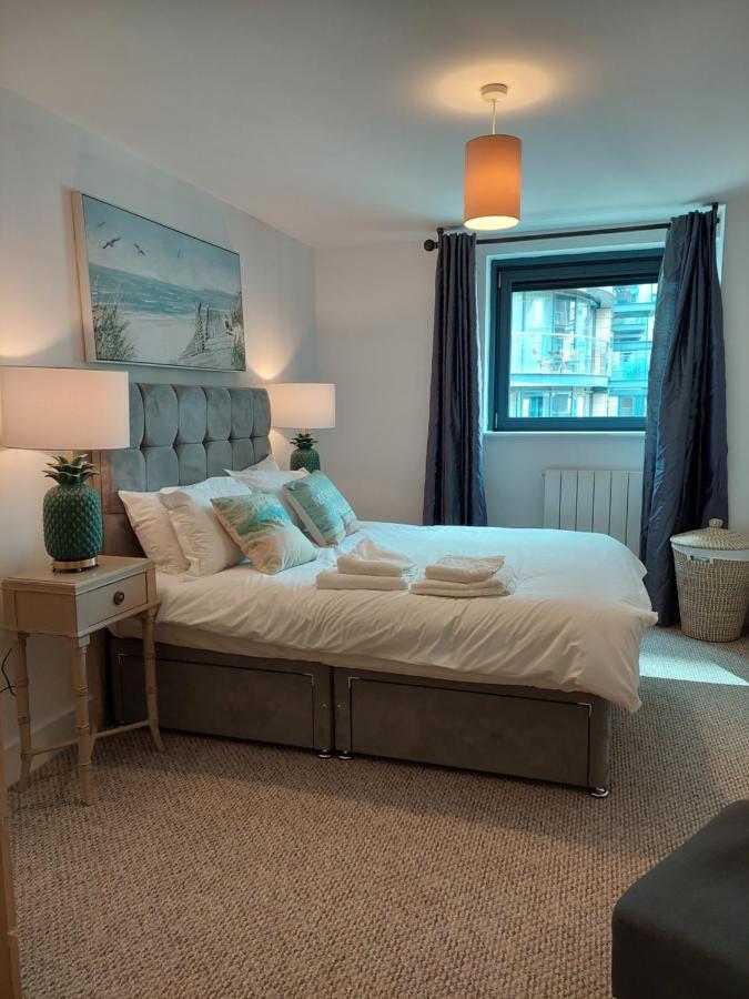 One Bed Luxury In Heart Of Canary Wharf, E14