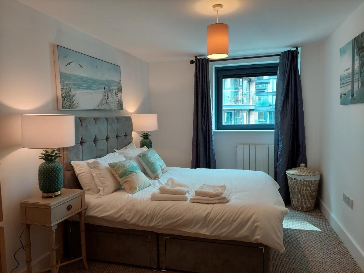 One Bed Luxury In Heart Of Canary Wharf, E14 *
