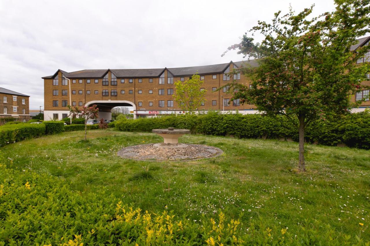 Skyvillion - Beautiful One Bedroom Near Heathrow Airport Appartement *