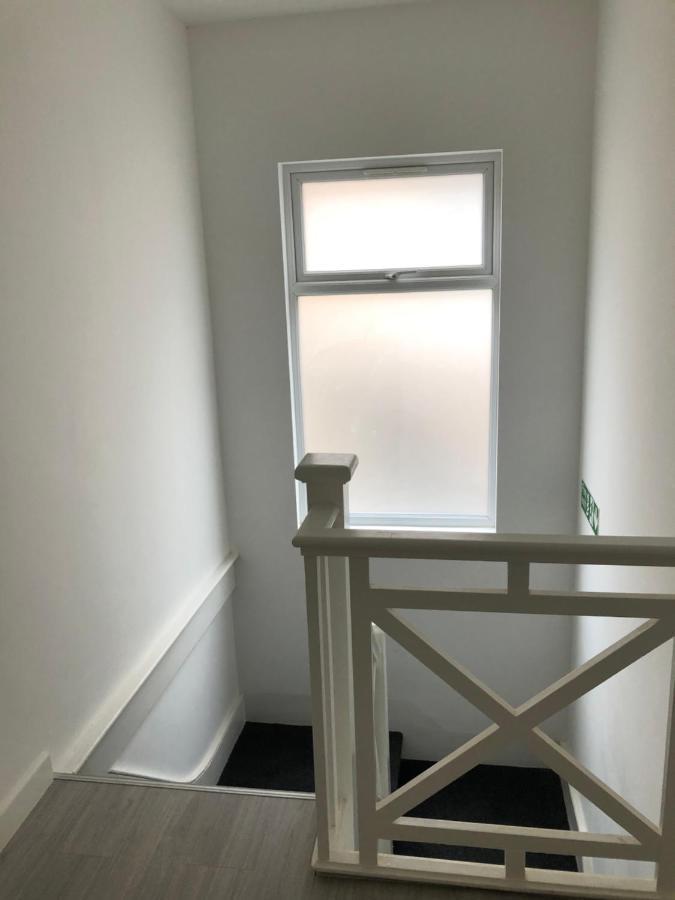Quarto em Acomodações Particulares Modern Furnished Studio *