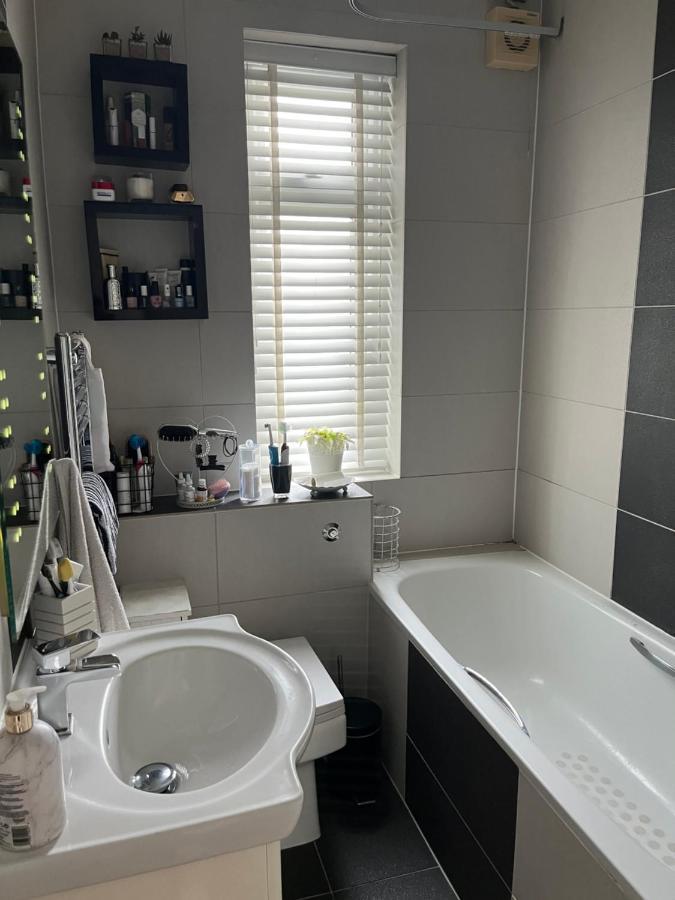 Lovely 2-bedroom In Zone 2