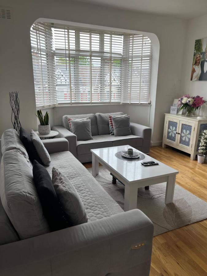 Lovely 2-bedroom In Zone 2 *