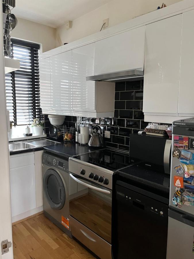 Lovely 2-bedroom In Zone 2 Londres