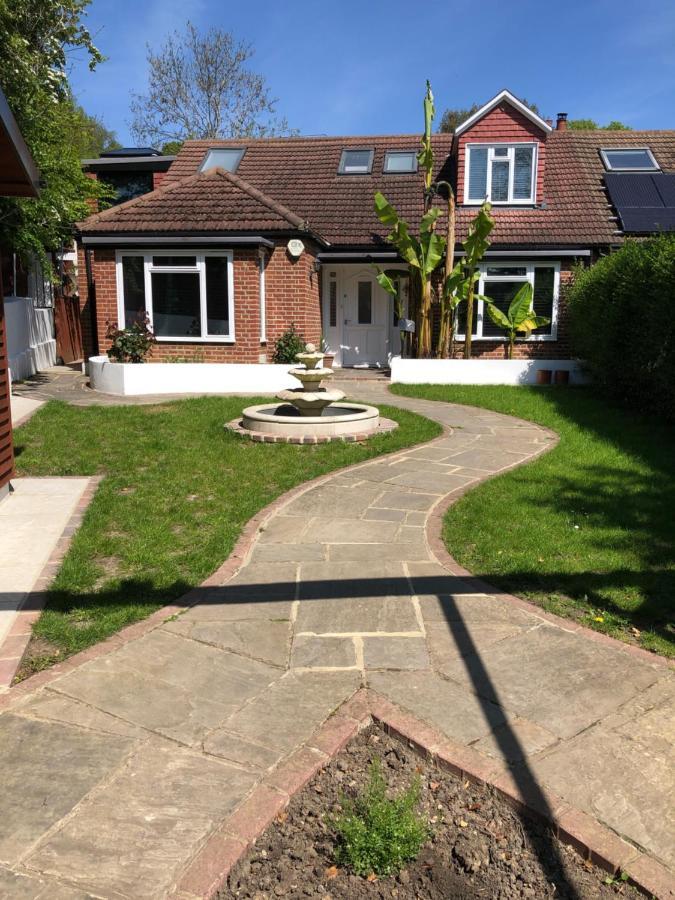 Hospedagem domiciliar Self Contained Ensuite Double Bedroom With Own Entrance Free Off Street Parking Londres