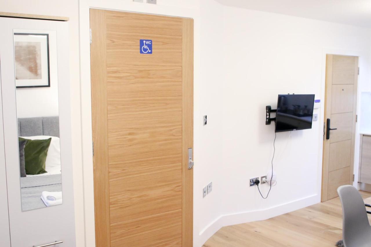 Lovely With Access For Wheel-chairs In Sydenham Apartamento