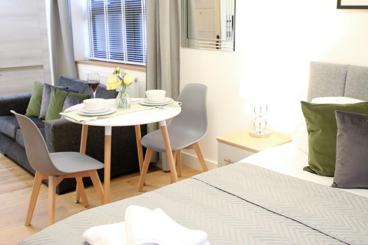 Lovely With Access For Wheel-chairs In Sydenham Apartamento *