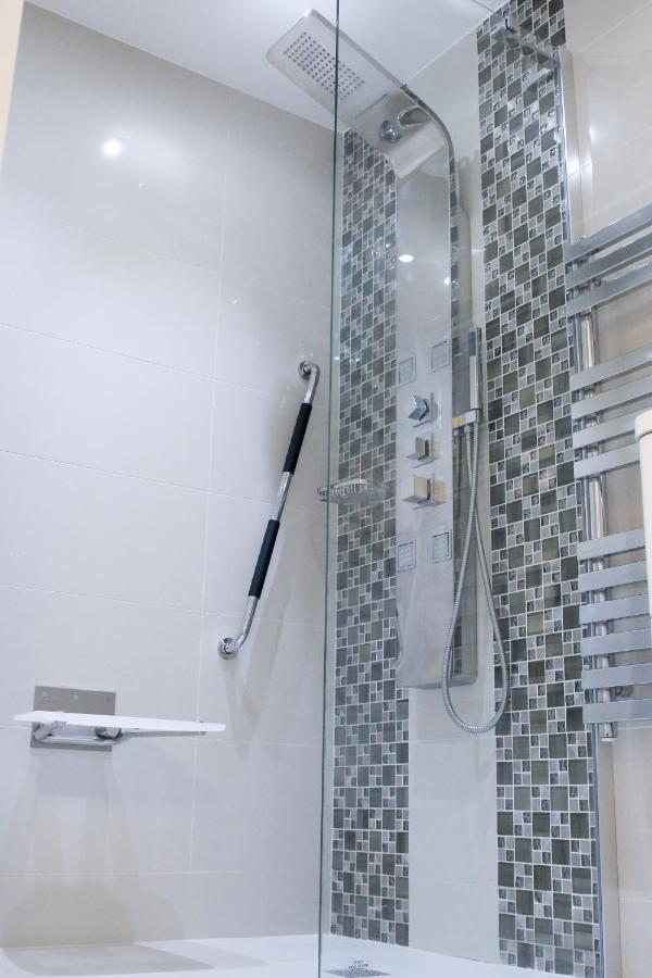 Lovely With Access For Wheel-chairs In Sydenham Apartamento *