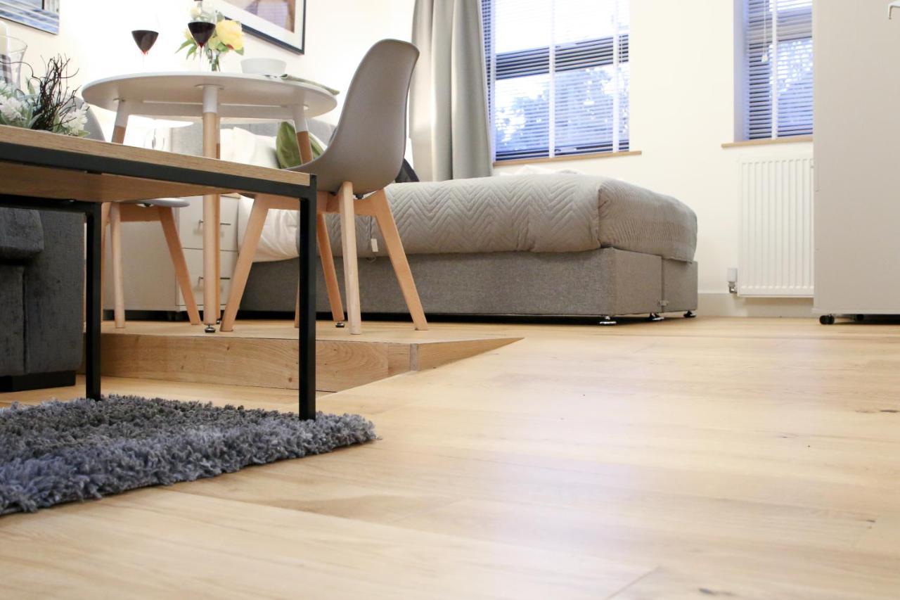 Lovely With Access For Wheel-chairs In Sydenham Apartamento