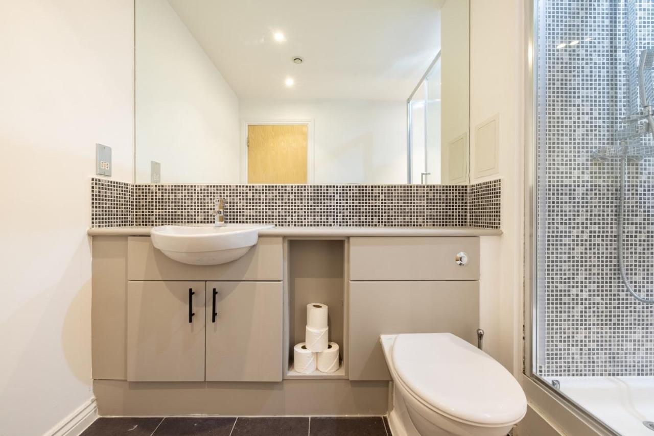 The Nine Elms Lane Arms - Stunning & Bright 2bdr Flat * London