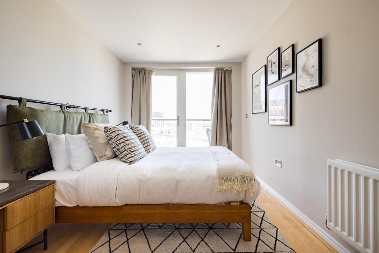 The Nine Elms Lane Arms - Stunning & Bright 2bdr Flat London
