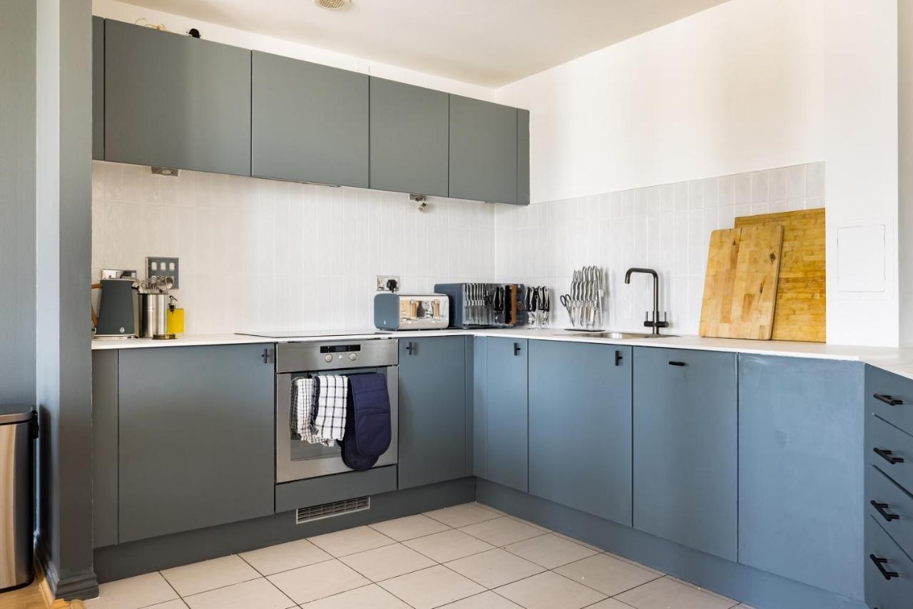 The Nine Elms Lane Arms - Stunning & Bright 2bdr Flat *