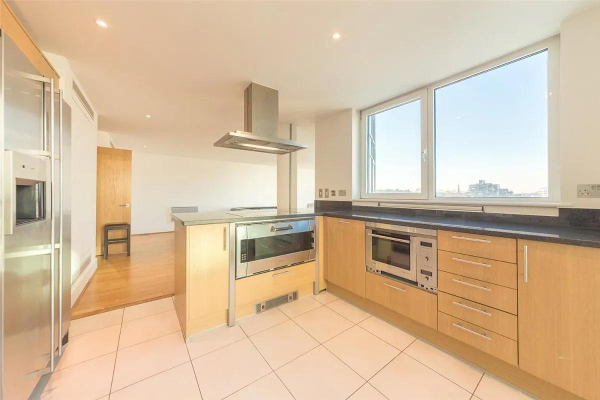 Appartement Panoramic Riverside Facing - 2 Bed - 2 Bath - 2 Balconies - In Nine Elms
