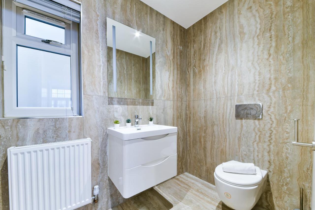 Stunning Hyde Park Apartment