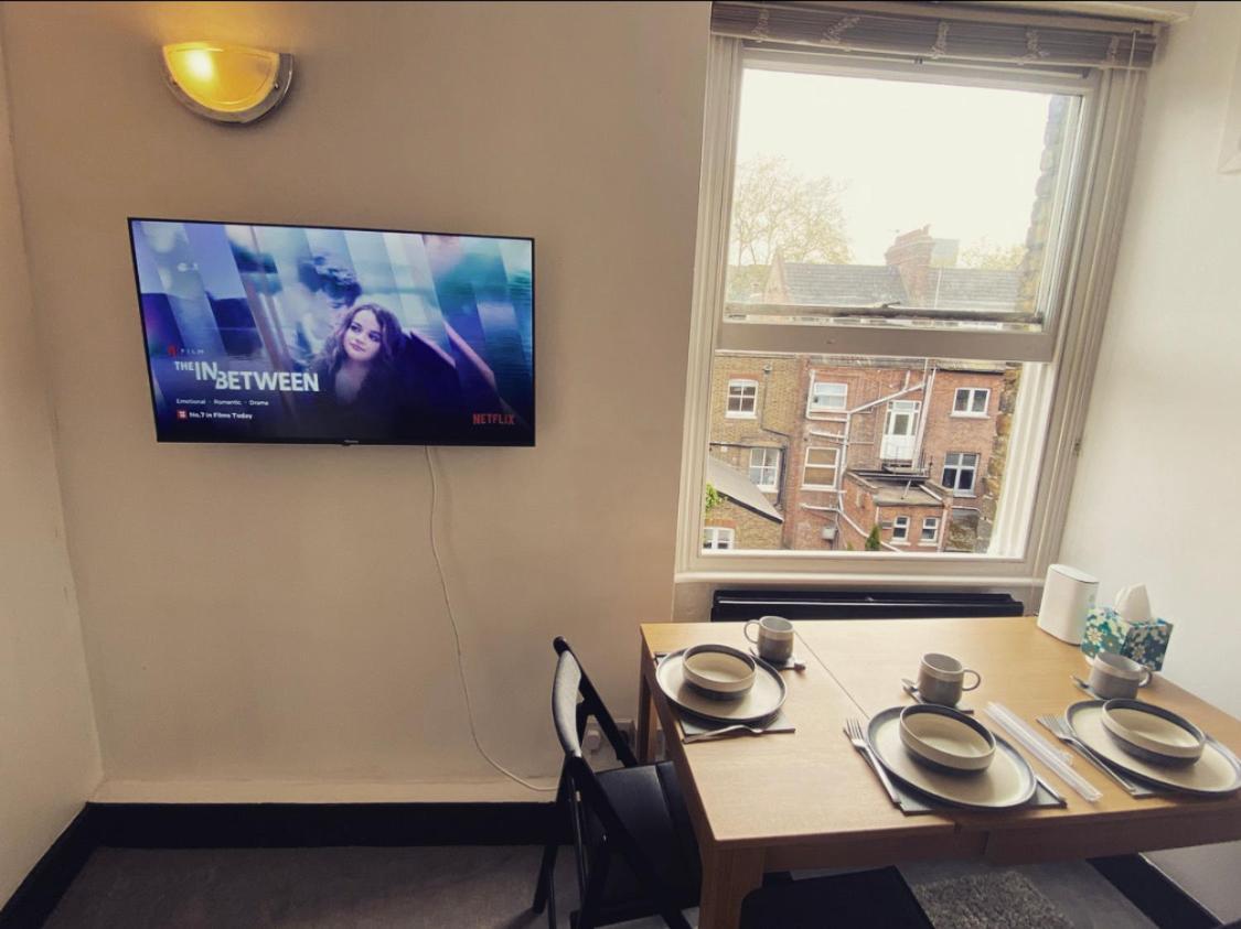 Complete 1 Bedroom With Wi-fi, Kitchen, Tv In Heart Of Chiswick, Apartamento Londres