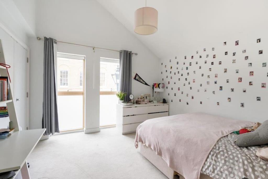 3 Benbow Mews