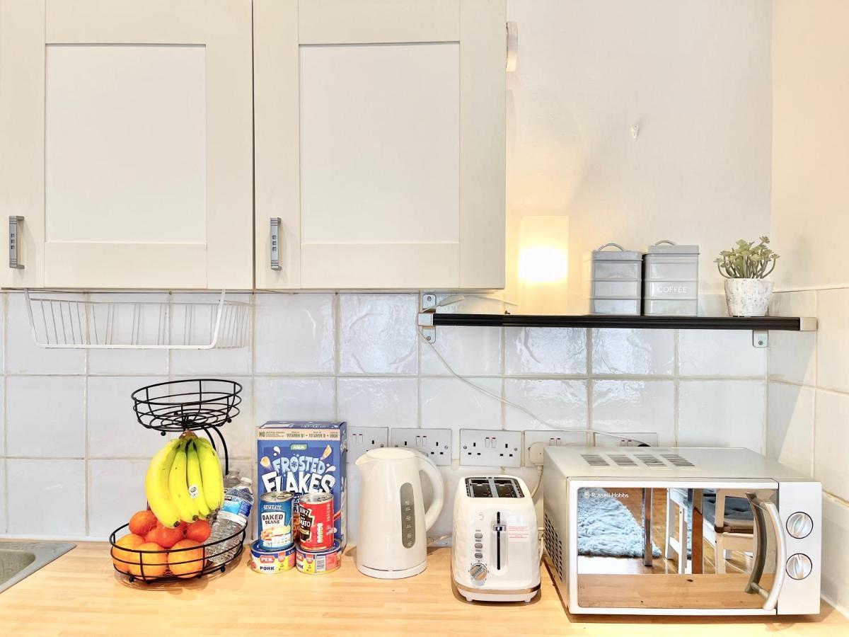 Cosy Private Flat Waterloo Station Apartment London