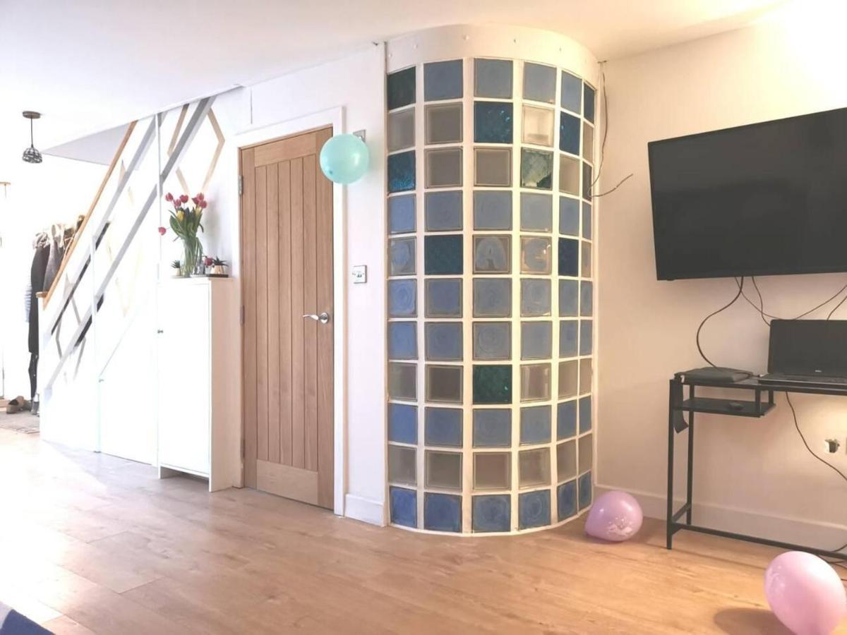 Free Parking - 4 Bed - 3 Bath - Sofa Bed - Digital Lock Entry Londres