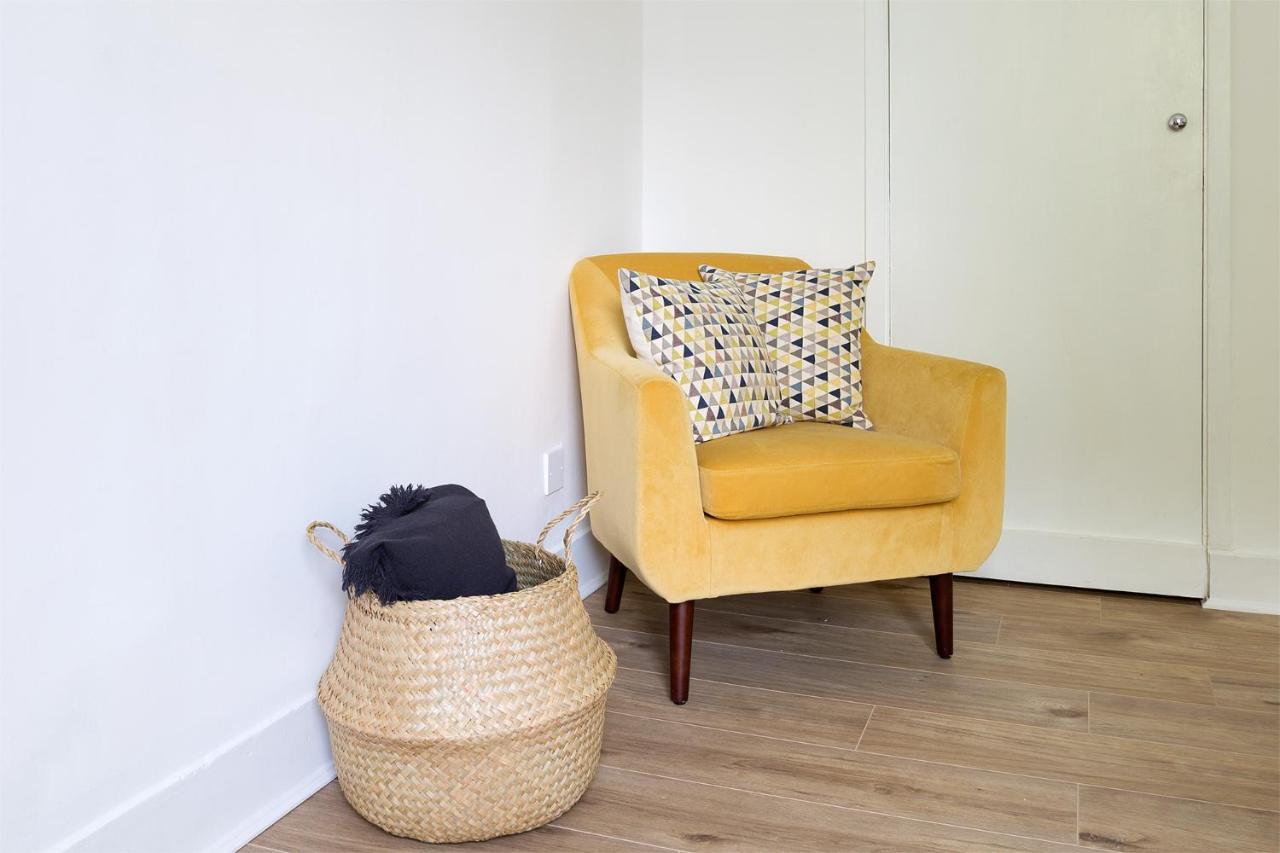 Beautiful 2 Bedrooms In Knightsbridge Apartment