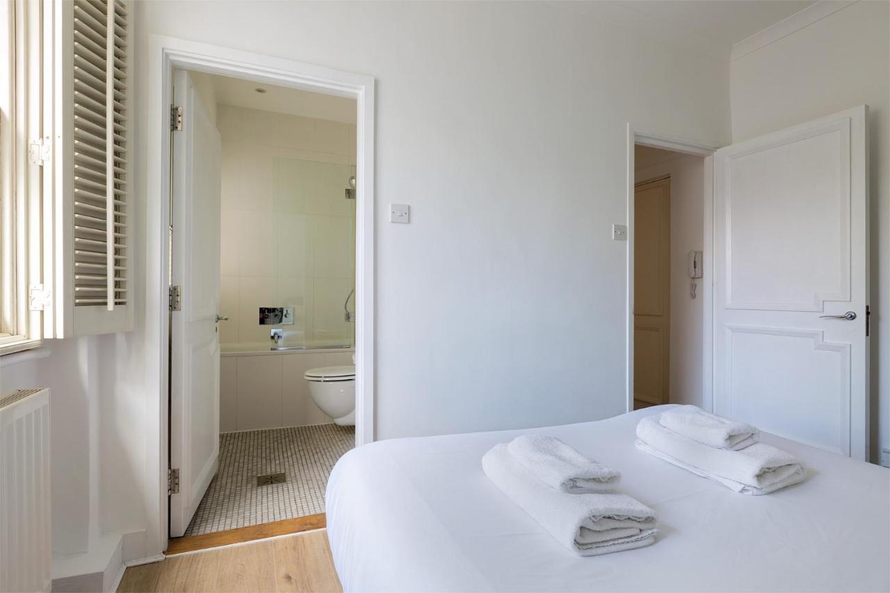 Beautiful 2 Bedrooms In Knightsbridge Apartment