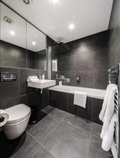 Stunning 2 Bed 2 Bath In Clerkenwell