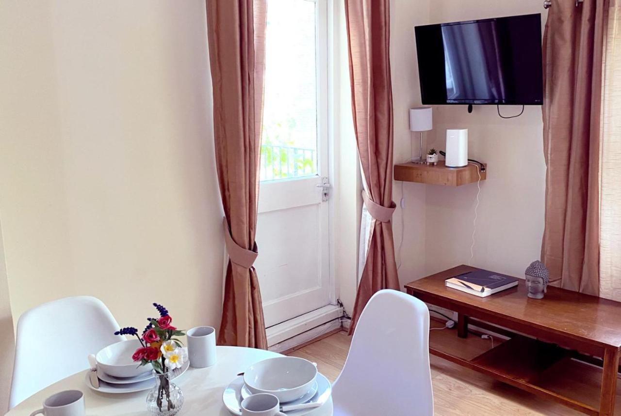 Apartamento Spacious 1-bedroom Flat With Private Balcony, Patio, And Traditional Decor In Prime Chelsea Location Londres