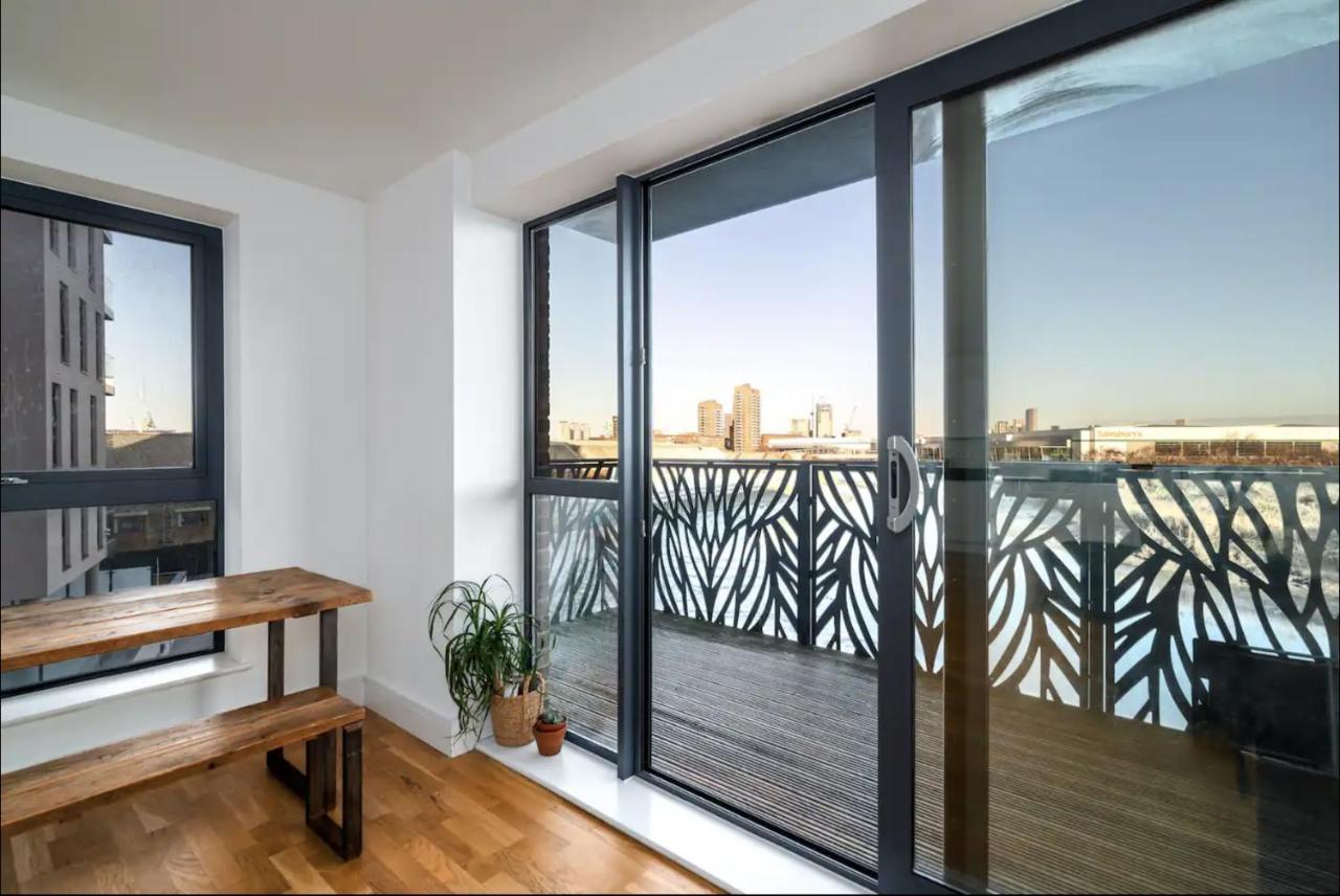 Apartamento Stunning Riverside View Apartment, Near Canary Wharf & O2