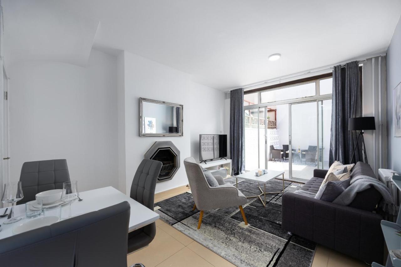 Spacious 4 Bedroom House Next To Kensington Palace London