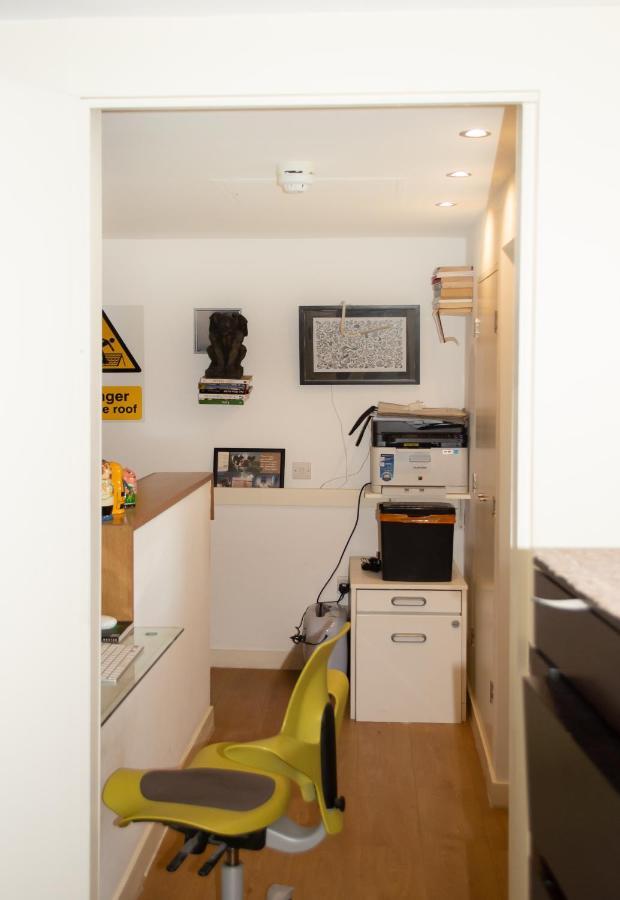 2 Bedrooms With Wifi At Greater * Londres