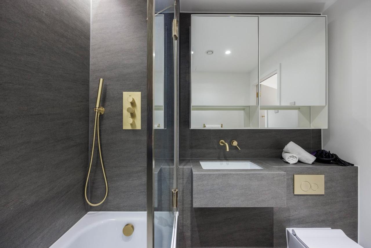 Luxurious Apartments In London, Sk *