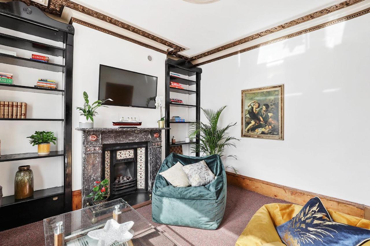 Stunning Victorian Property Near Canary Wharf! Casa de férias Londres