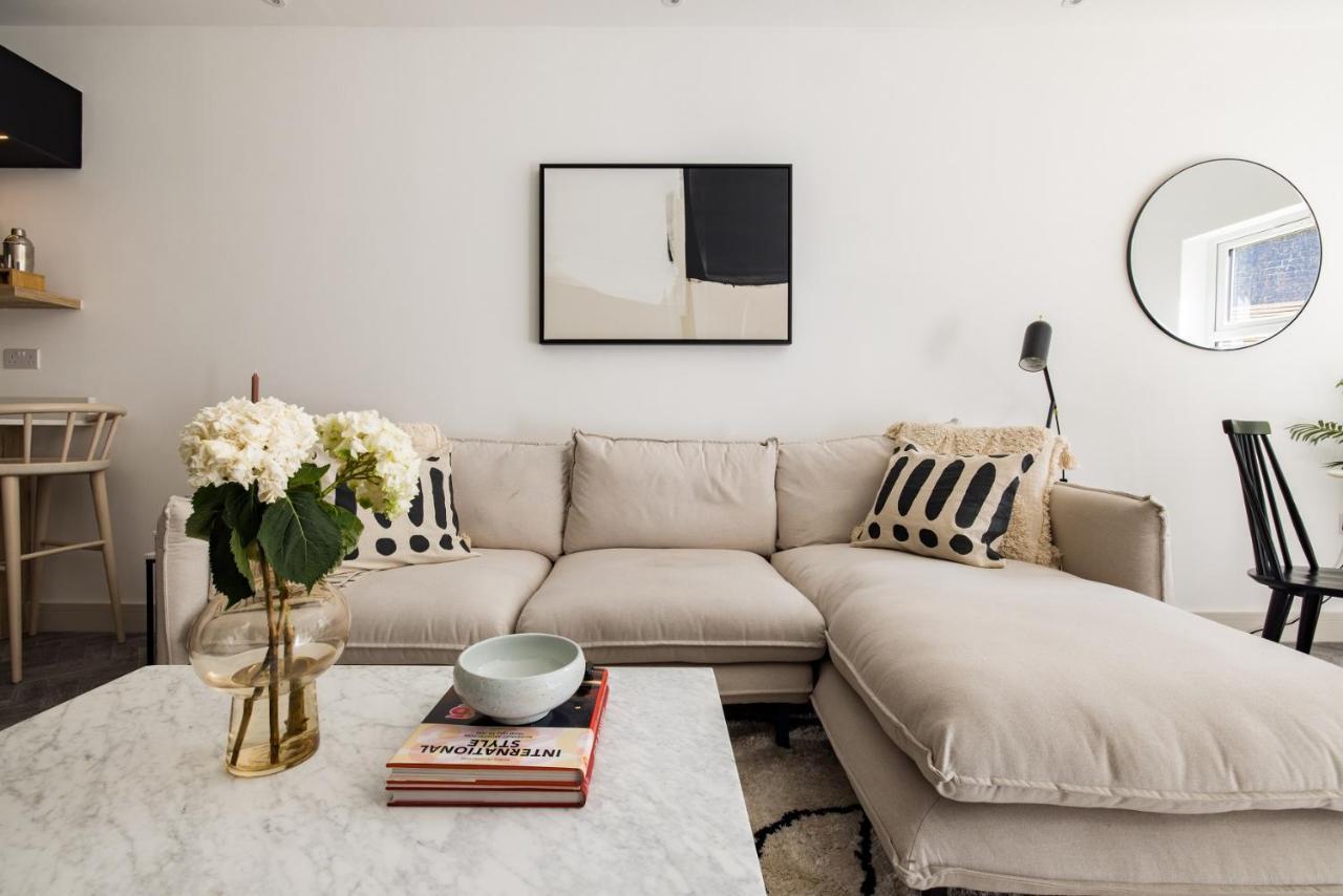 The Battersea Secret - Trendy 3bdr Flat With Patio Londen