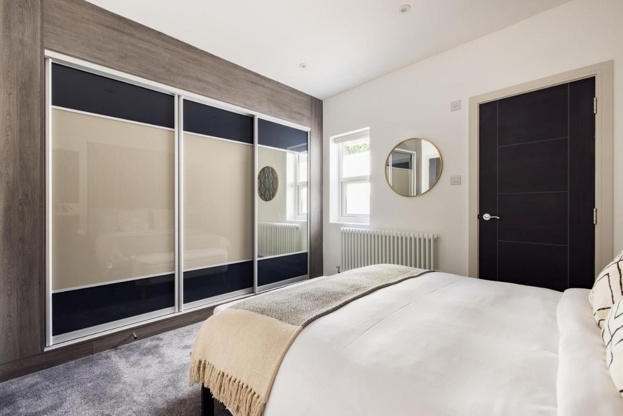 The Battersea Secret - Trendy 3bdr Flat With Patio