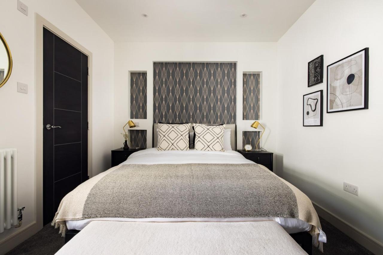 The Battersea Secret - Trendy 3bdr Flat With Patio Londen