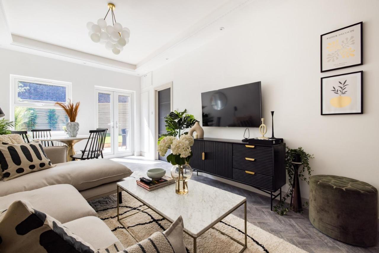 The Battersea Secret - Trendy 3bdr Flat With Patio Londen