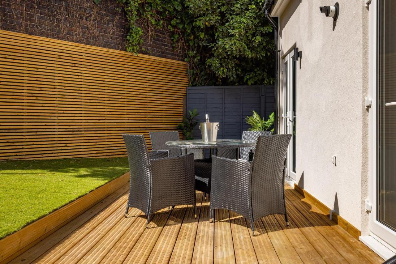 The Battersea Secret - Trendy 3bdr Flat With Patio * Londen