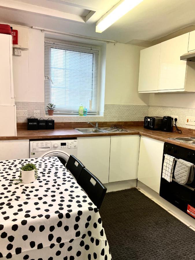 2 Bedroom Flat, 2 Minutes Walk To Bethnalgreen Station, Londres