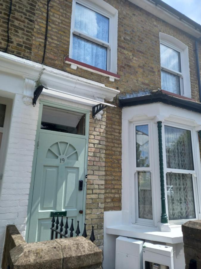 Bubblesbnb- 4 Bedroom House Londres